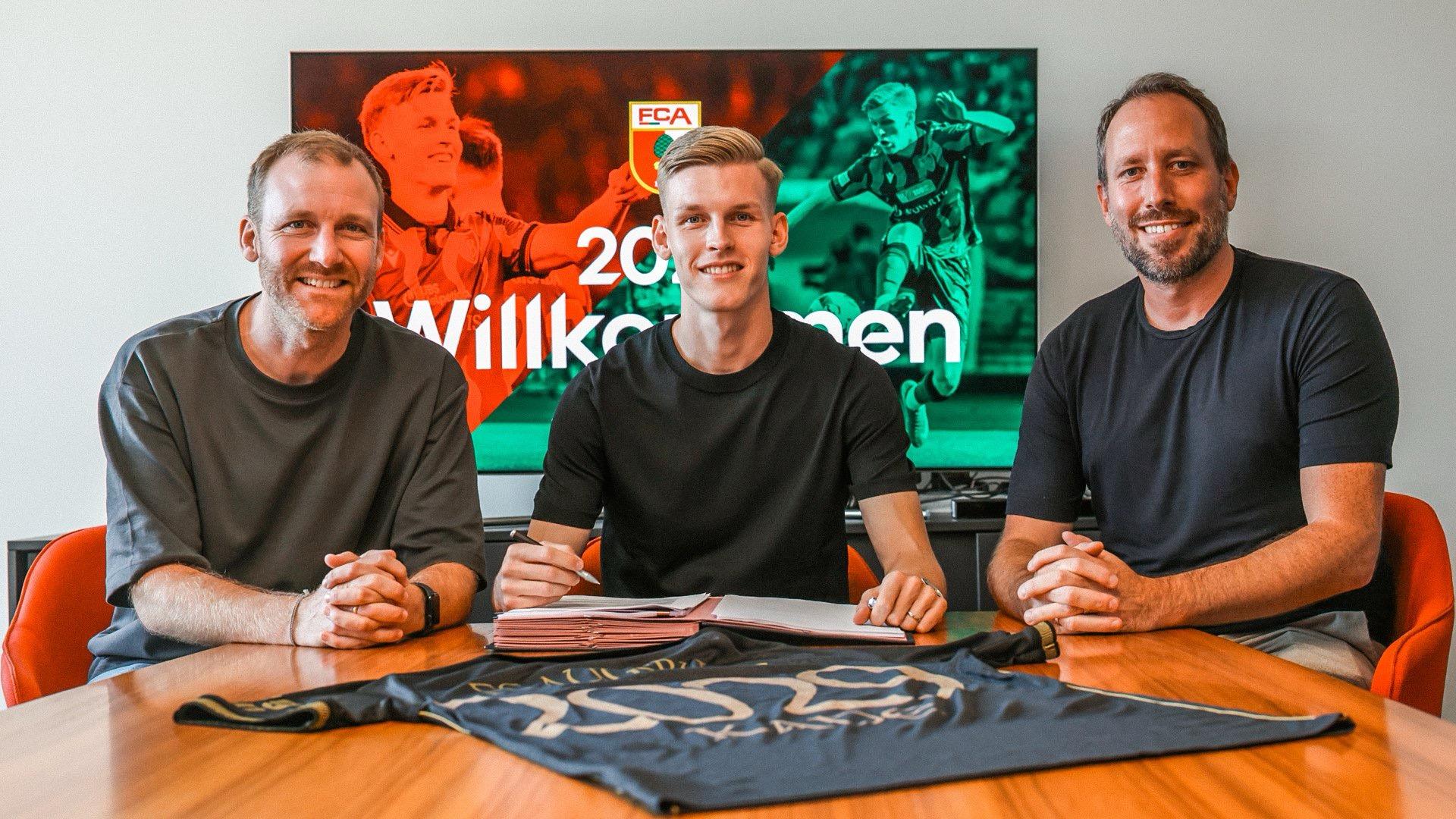 轻却已经有, 卡德出生于 轻却已经有, 卡德出生于