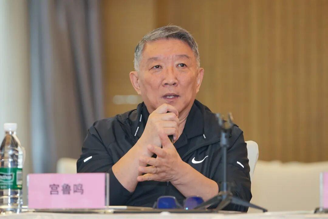 出了宝贵的, 型赛场积分