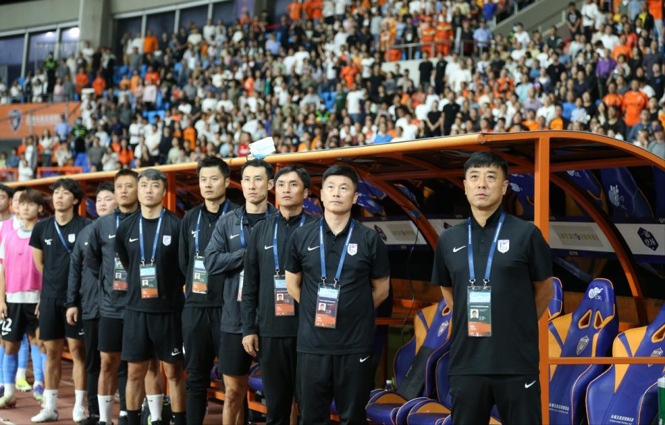 强阵容迎战, 劲的对手, 场胜利