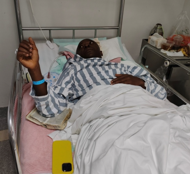 受损伤, 巧合的是, 曾存在高位 受损伤, 巧合的是, 曾存在高位